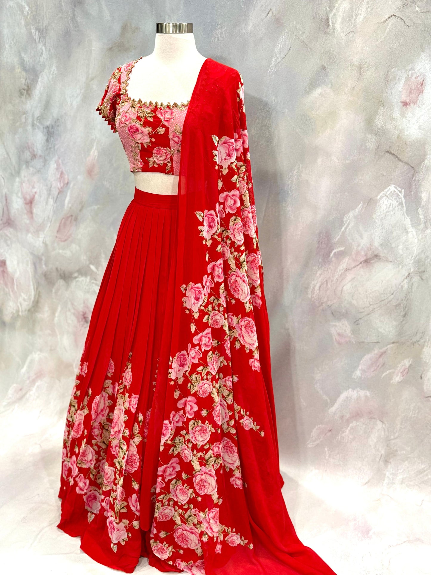 🌸Opulent yet effortless, Gorgeous Lehanga designed for the modern muse ✨
Size 38-44
This lehenga is pure elegance with a romantic twist 🌹✨
A vibrant red georgette lehenga flows beautifully with soft pleats, giving it that graceful, airy movement.