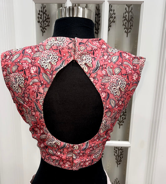 Beautiful Pink Chiffon saree with stitched Kalamkari blouse. Available in size 38 to 44.