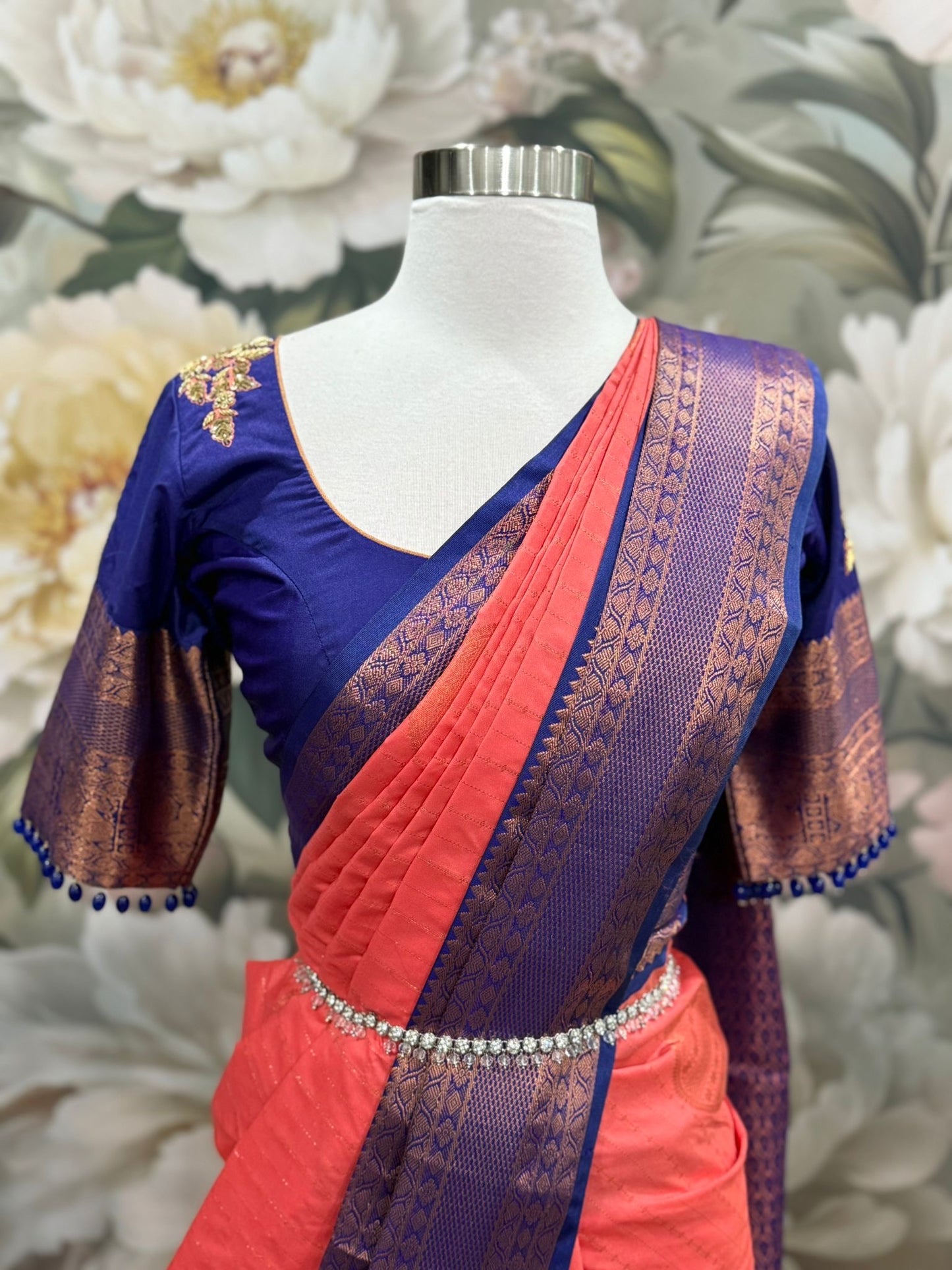 This Kanchi Silk Saree is a timeless blend of tradition and elegance. It’s paired with a Maggam work blouse featuring delicate hand embroidery
Perfect for weddings, temple visits, and festive moments 💐👑
Size 40-44