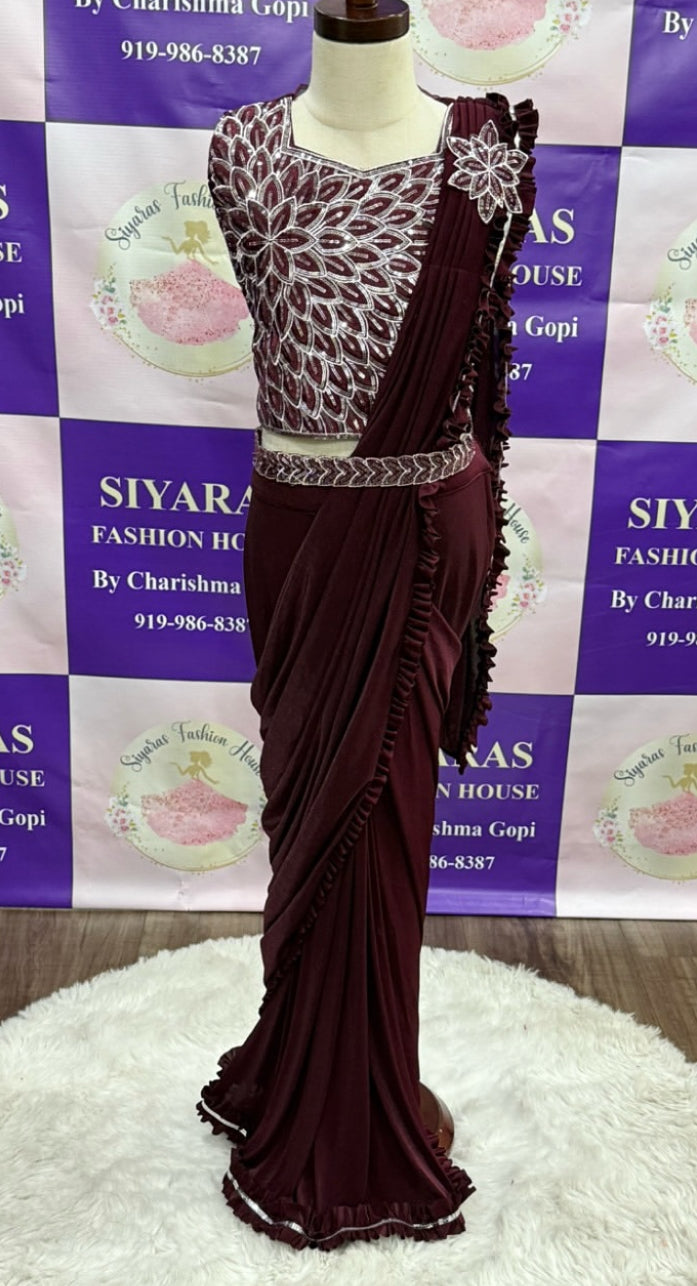 This chic Indo-Western drape style Lehanga for girls (5–7 yrs, size 28) is the perfect blend of tradition & modern elegance.