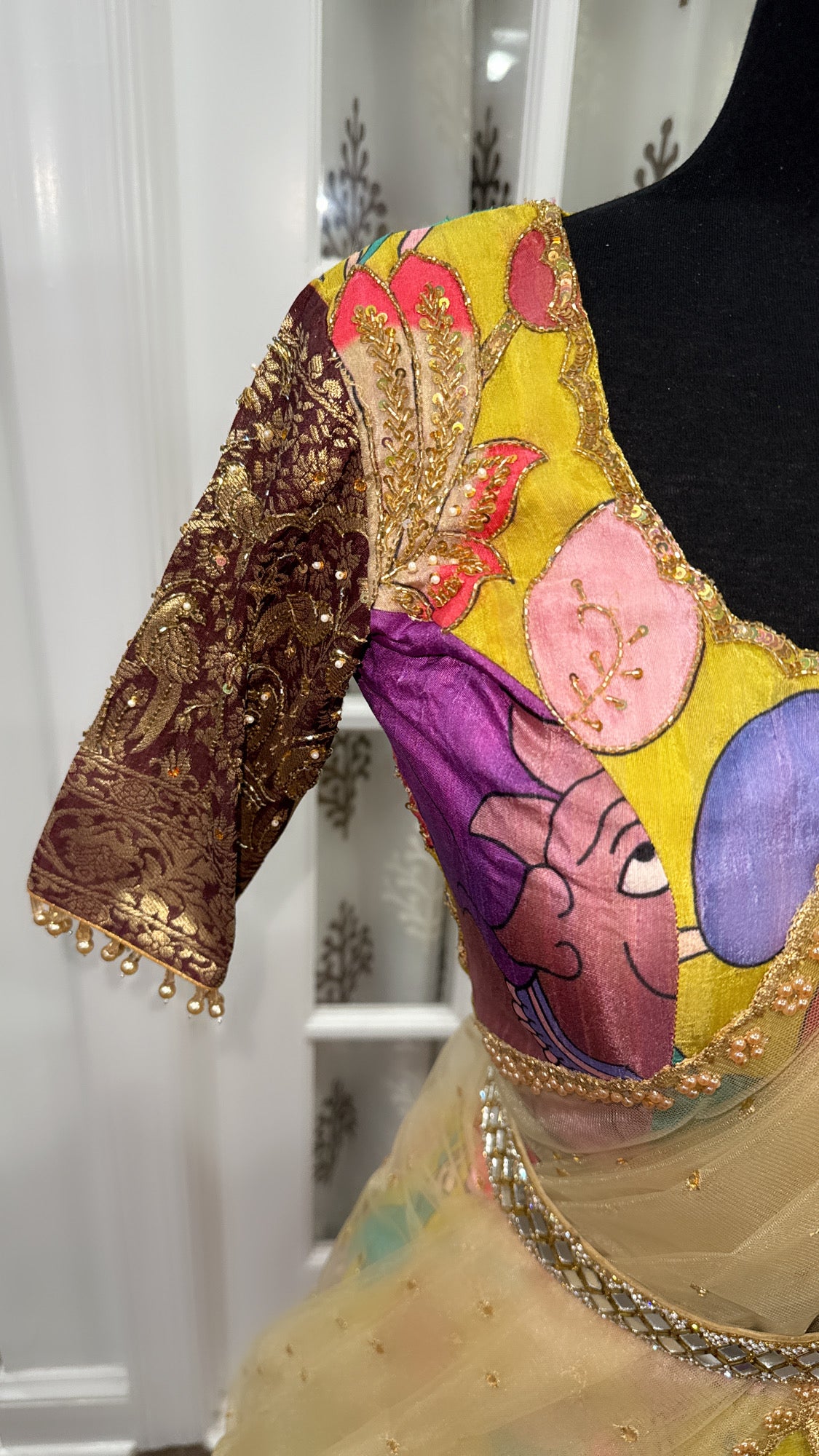 😍Beautiful traditional pen kalamkari half saree with Pattu border. Hand work / Maggam work all over the blouse and hangings on hands. Fits blouse size 36 to 38😍