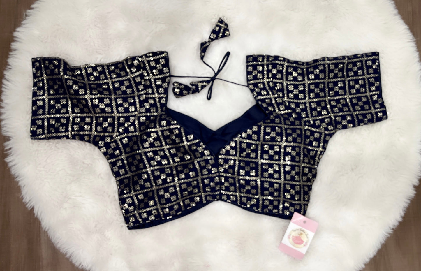 Lovely sequins PartyWear croptop /blouse. Size 36 and 38 is available