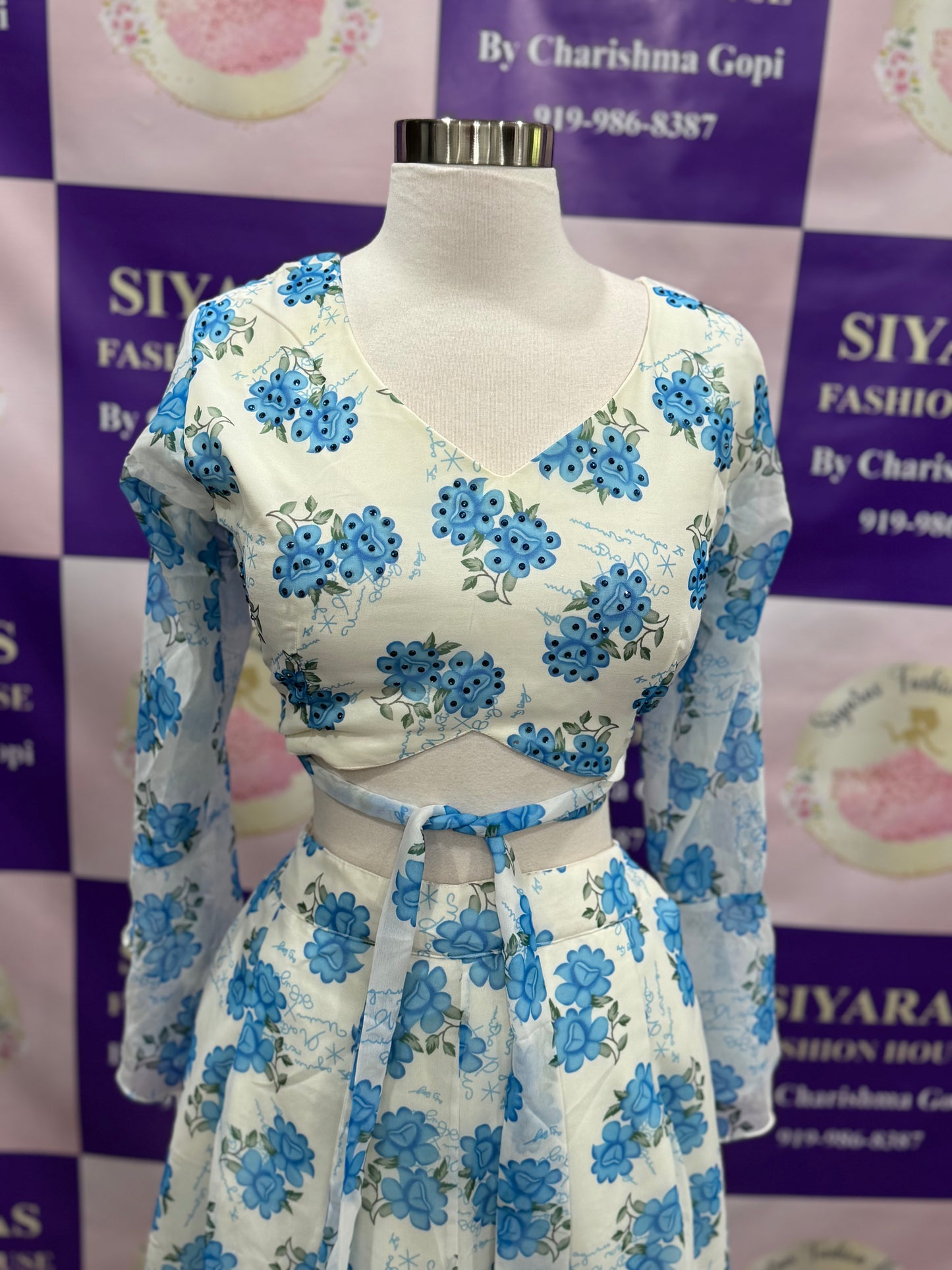 Elegant 3 pc Cord set in organza jacket with banarsi top and pant fabric powder blue Partywear Dress
Size 36/38