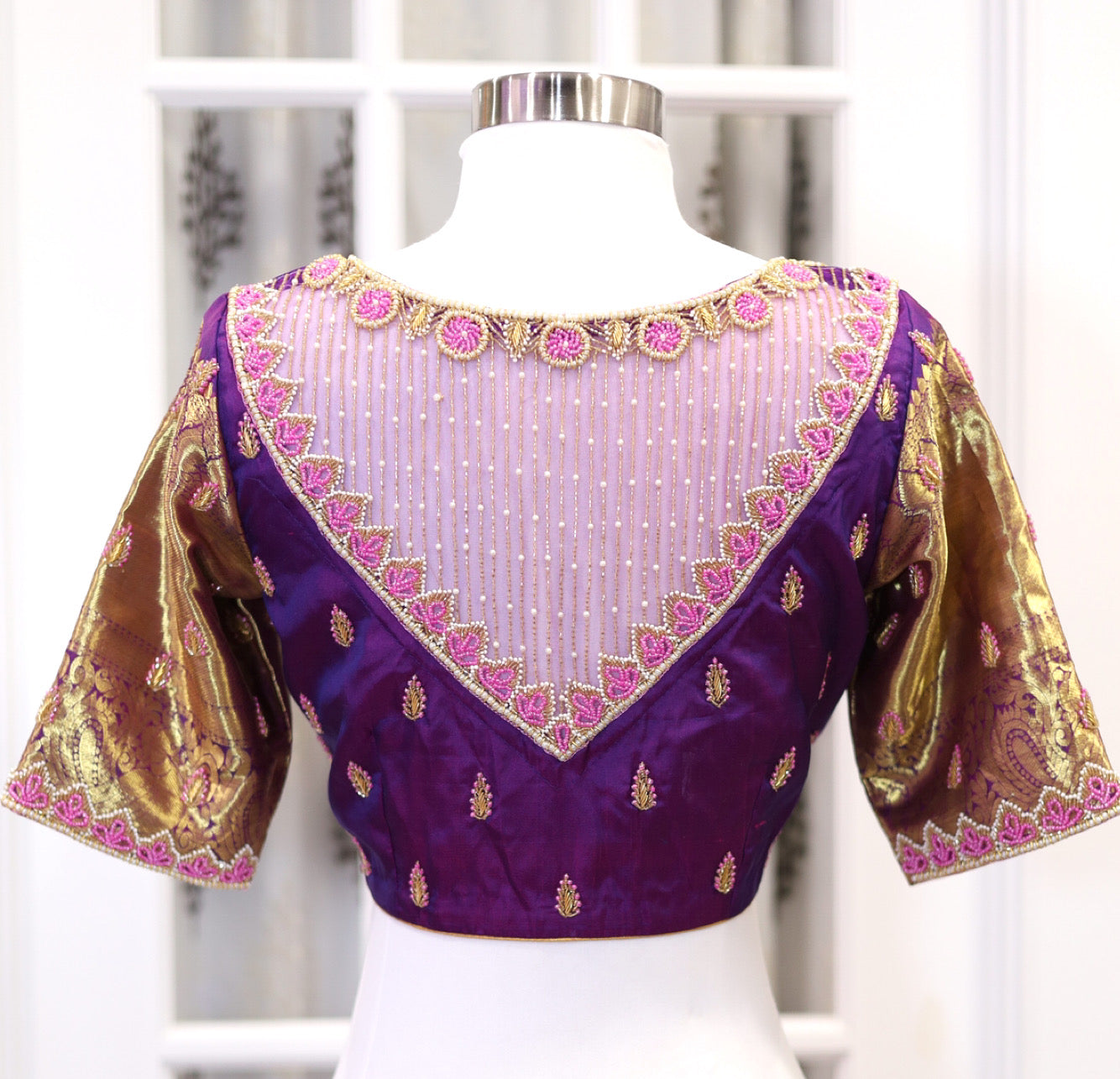 Stunning Kanchi Pattu Saree silk mark certified in Lilac and purple hues featuring exquisite Maggam work! Wedding saree
