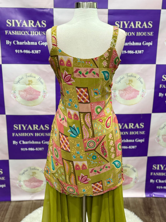 Beautiful 3 piece Palazzo suit set. Available in size 40 ( Large )