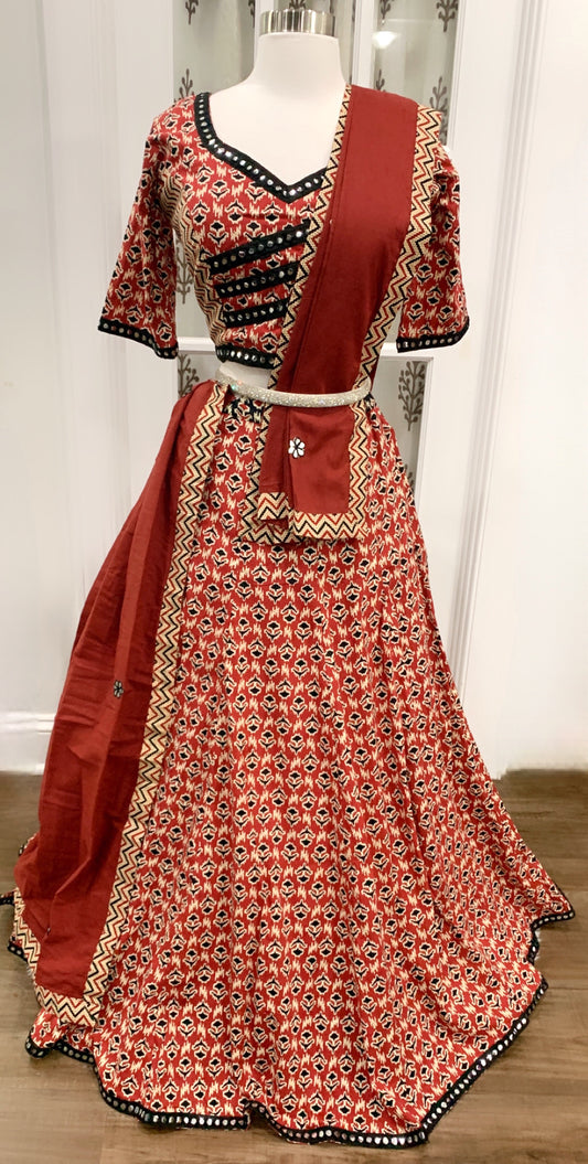 Cotton Chaniya choli mirror workNavratri dandiya dress for women with 8 meter flair. Fits size 40