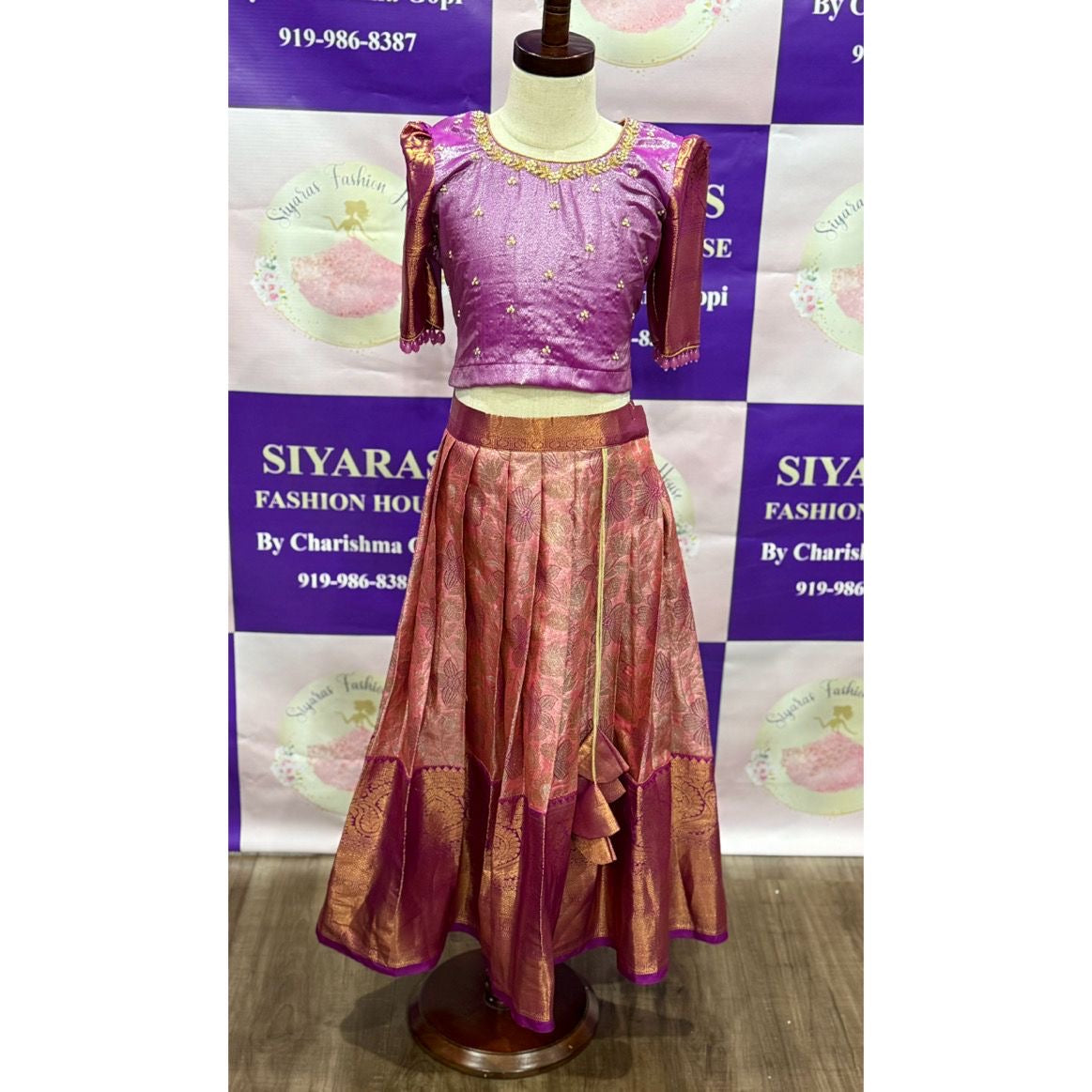 beautiful girls kanchi Pattu Lehanga with hand work too and detachable pallu 4- 7 yrs chest 28 in fully stitched girls dress USA ready 2 ship