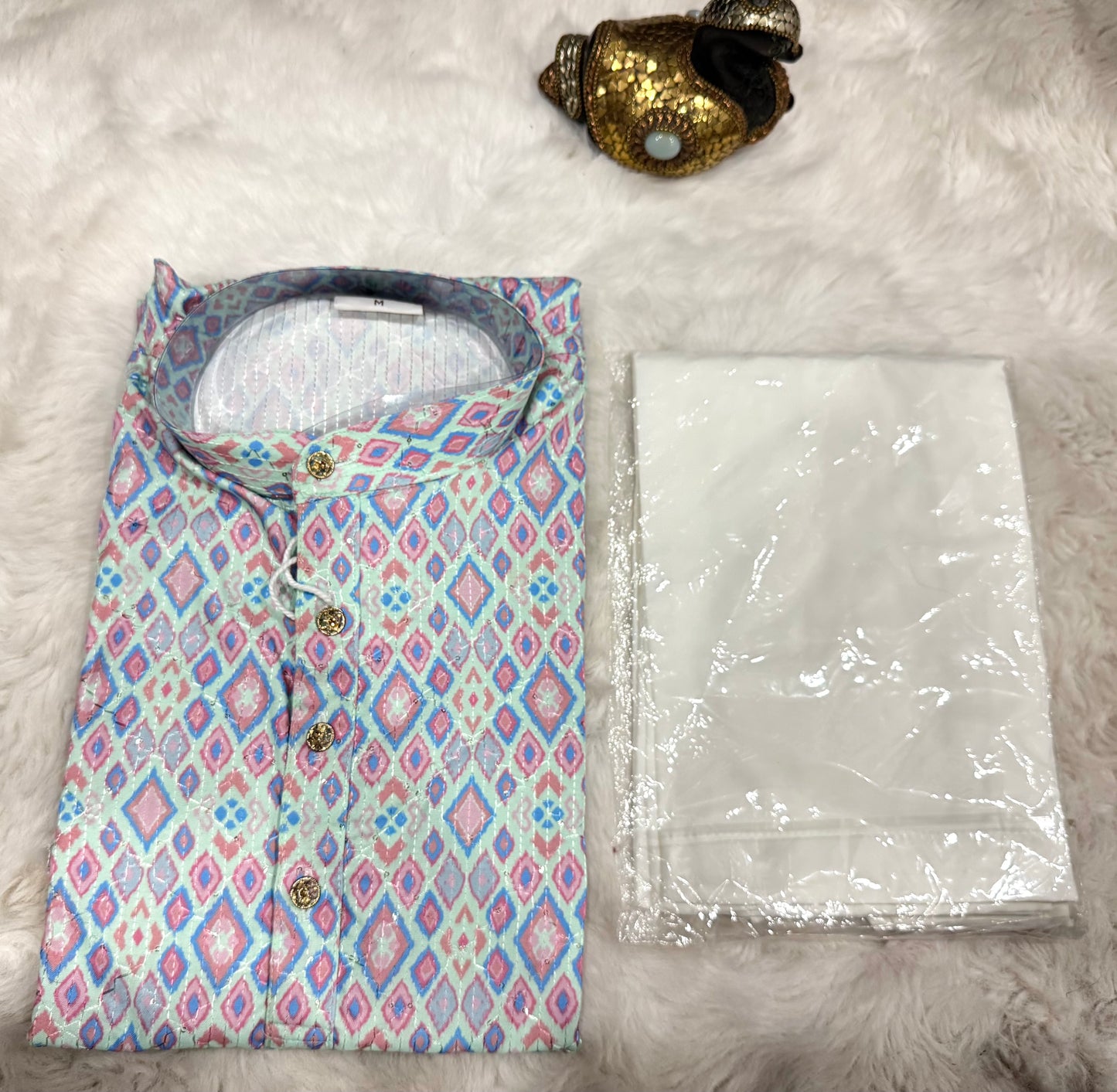 Elegant Mens jhabha silk outfit Kurta pyjama sets. Available in size Small 36 and 38 Medium