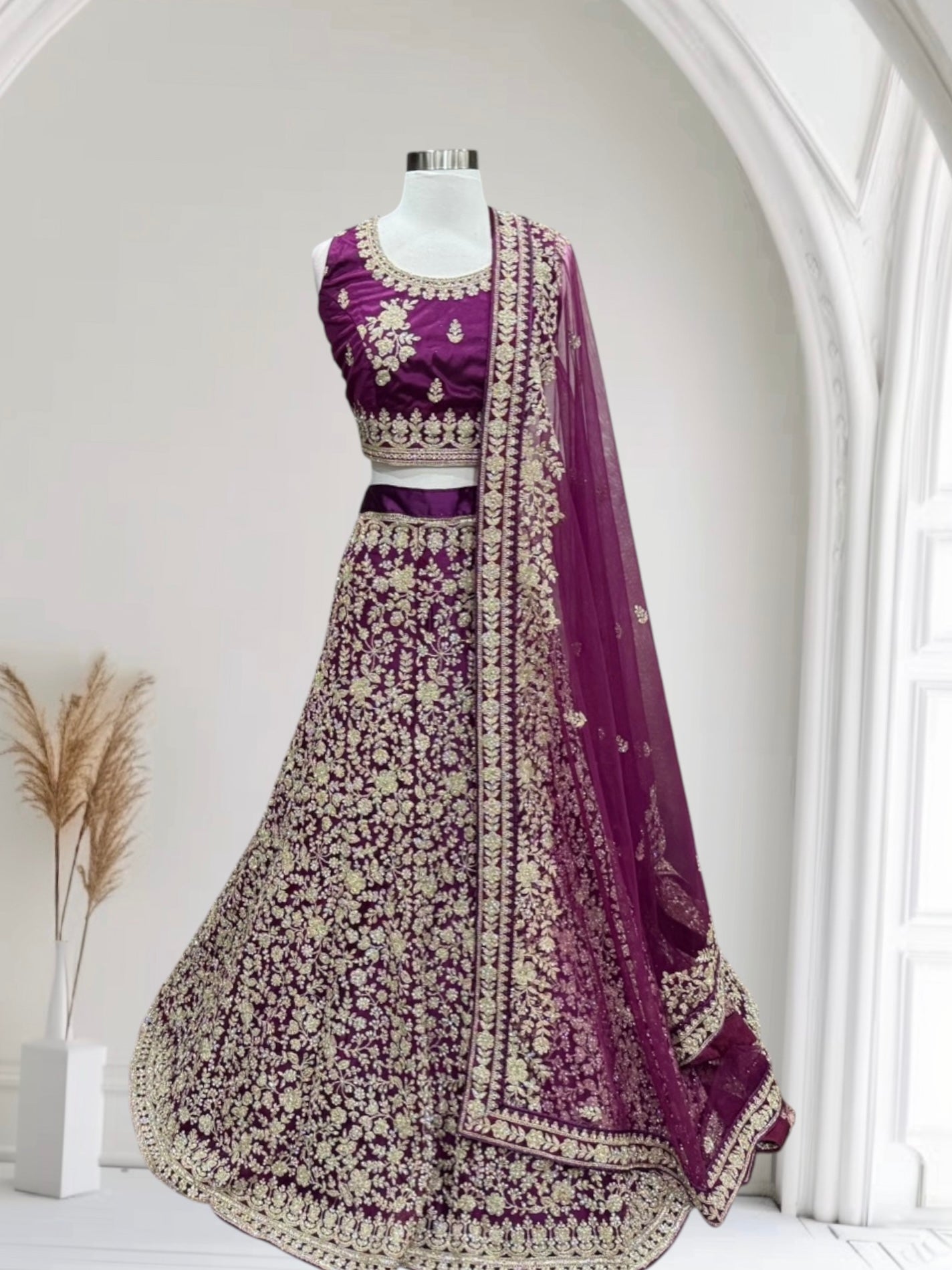 😍 Beautiful wine wedding/Bridal lehenga. Available in size 38/40