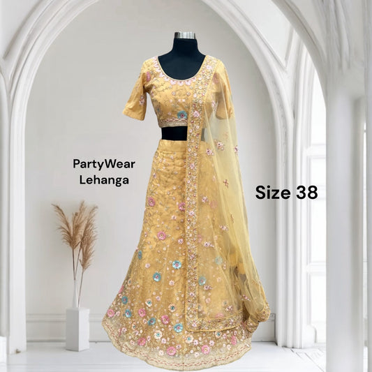 ❤️Lovely Bridal Lehanga/ Party wear/ Haldi lehanga. Available in size 38/40❤️