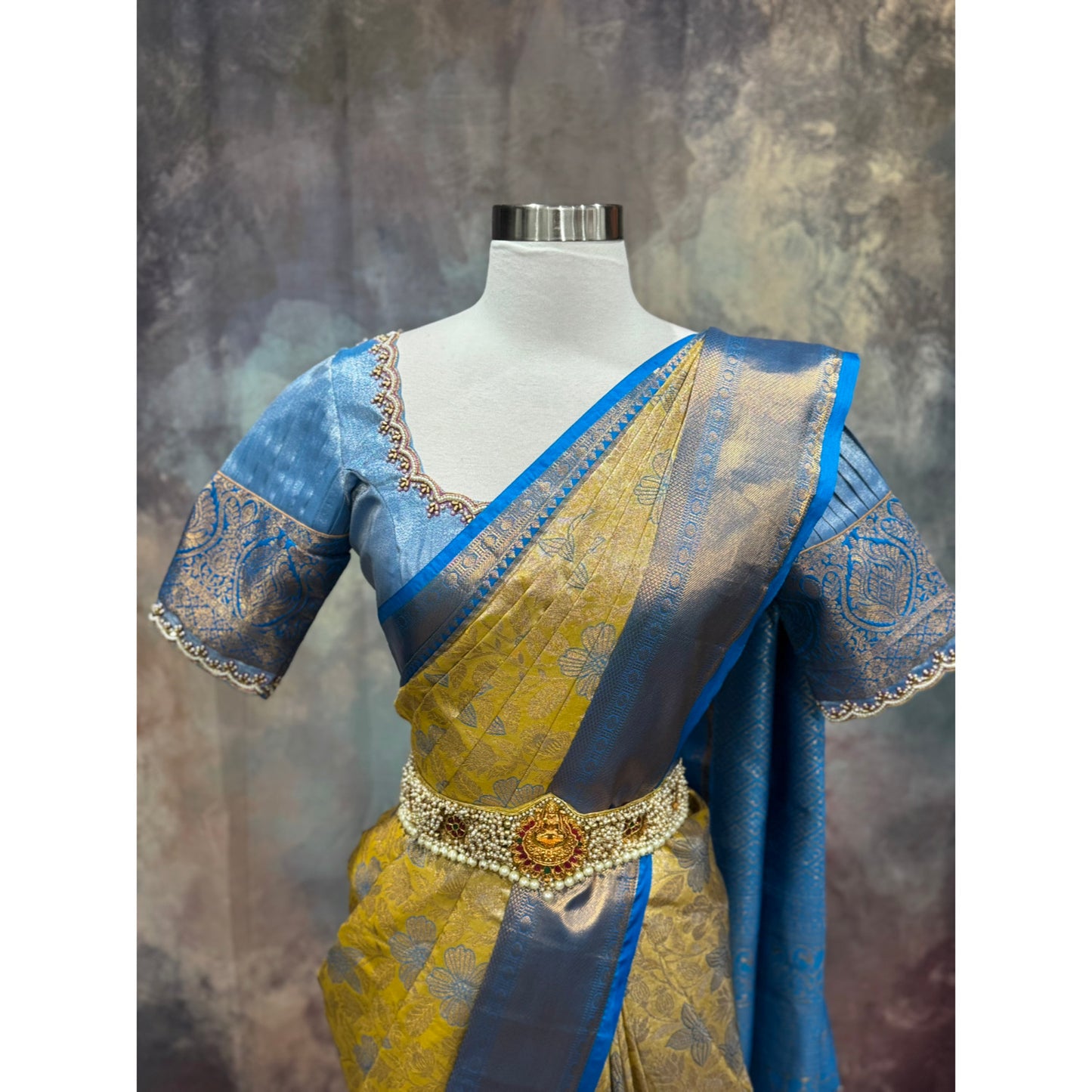 Beautiful Kanchi pattu saree in blue and lemon yellow combo. Available in size 36 to 40