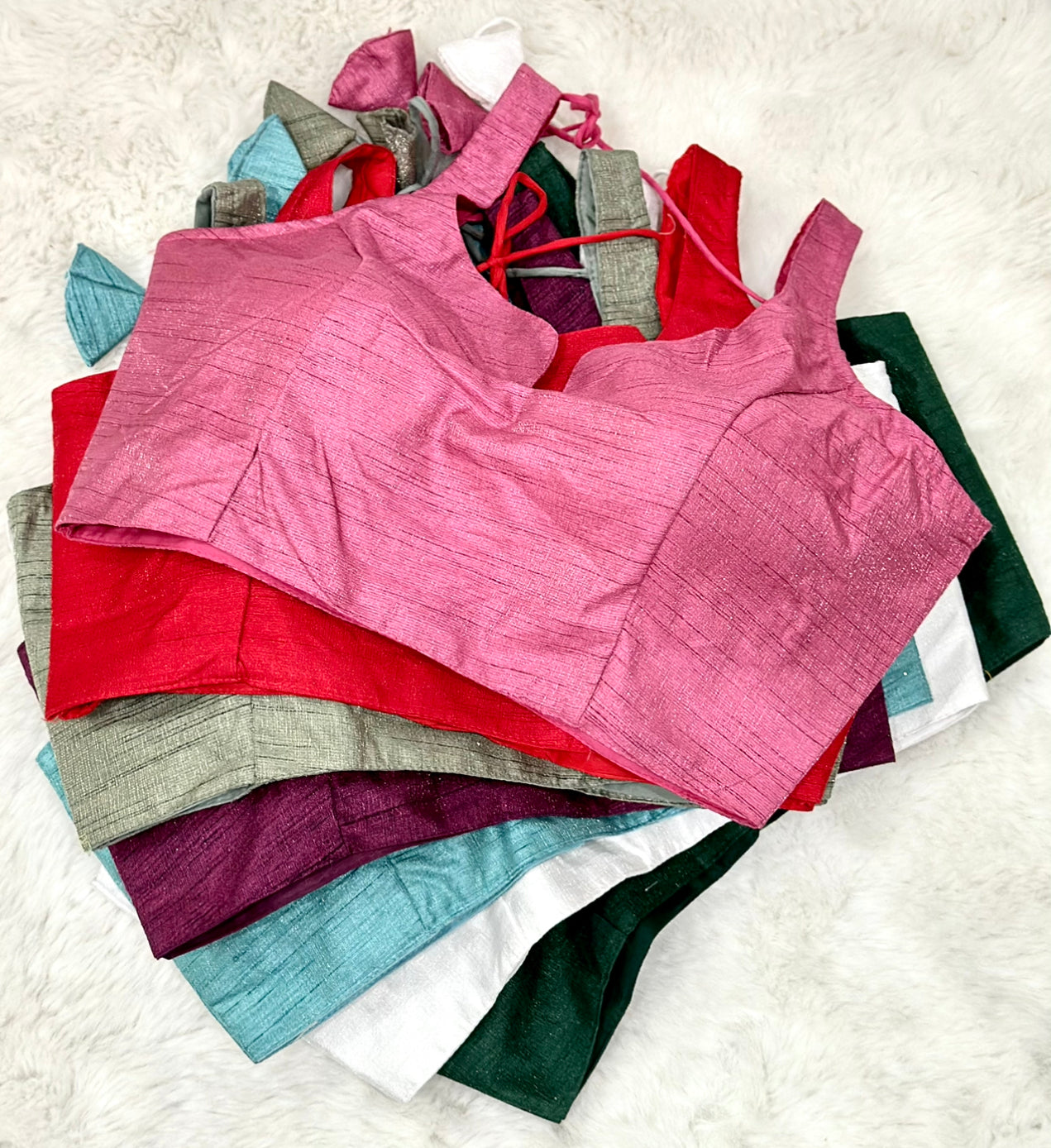 Beautiful raw silk croptop / blouse with hands inside. Available in size 36 / 38.
