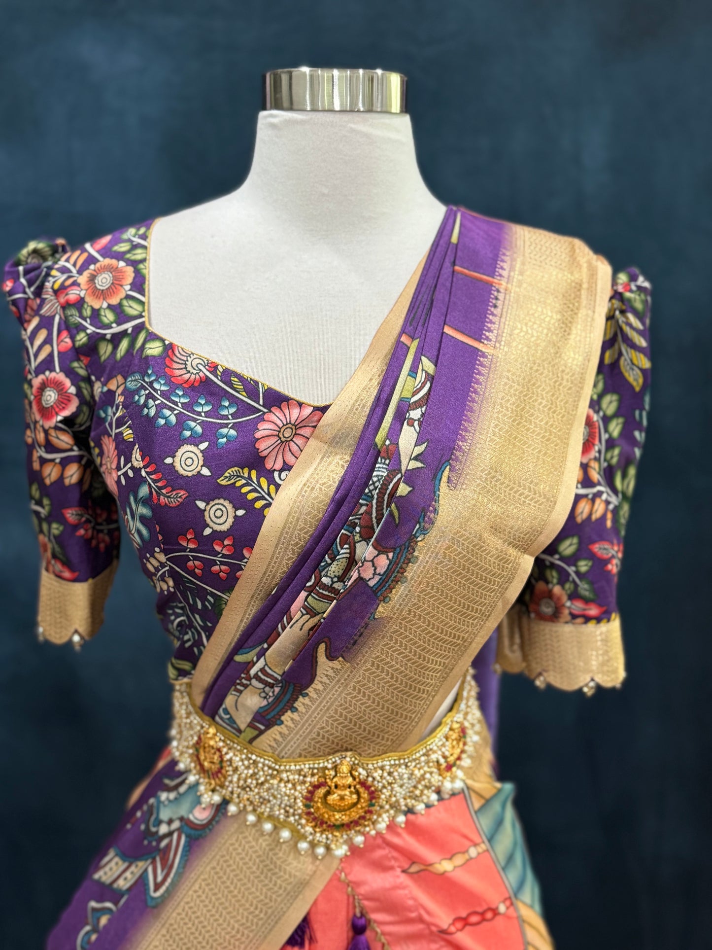 Beautiful Kalamkari Lehanga and Zari border Dupatta with stitched blouse (puff hands). Available in 40 to 44