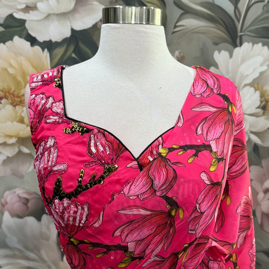 Blooming in elegance 💖 Wrapped in pink perfection. This handwork floral beauty is pure party vibes! 💃💫 #SareeLove”
Size 38/40