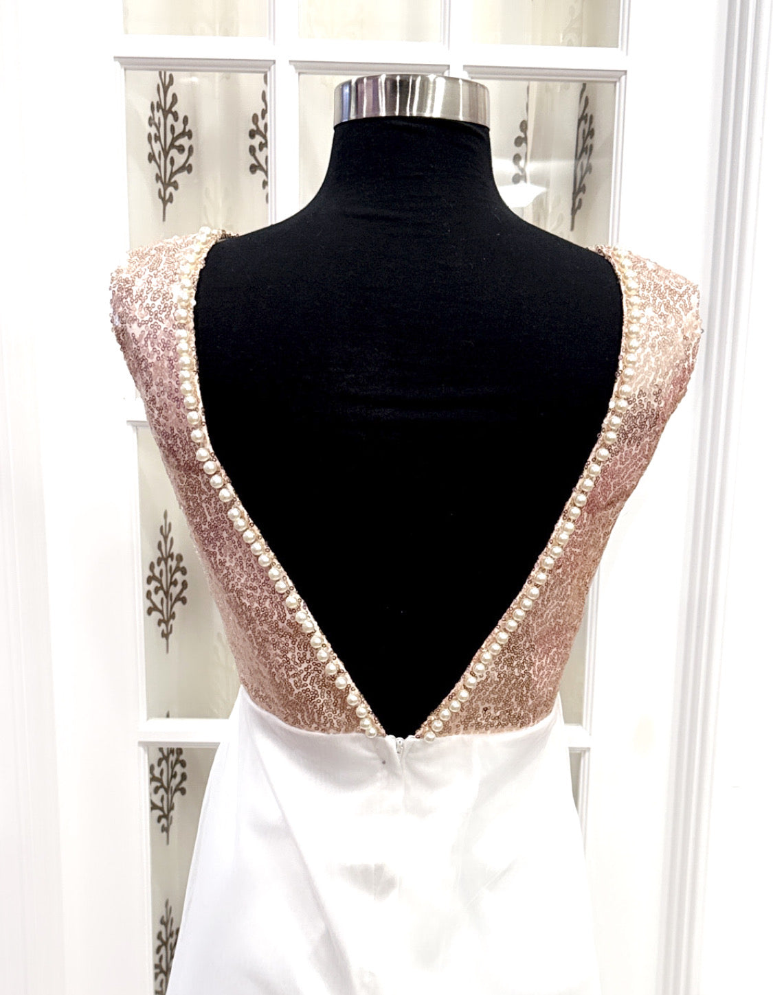 Rose Gold sequin top Partywear Maxi Long Flowy Dress dress with V Neck Back beaded embellishments.
Size 34 in length 46 in