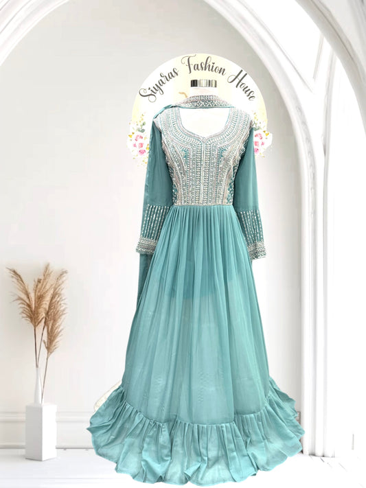 These dreamy georgette long gowns are made to steal hearts 💜💚 Perfect blend of elegance, shimmer & royal vibes 👑🌸
Size 38-44