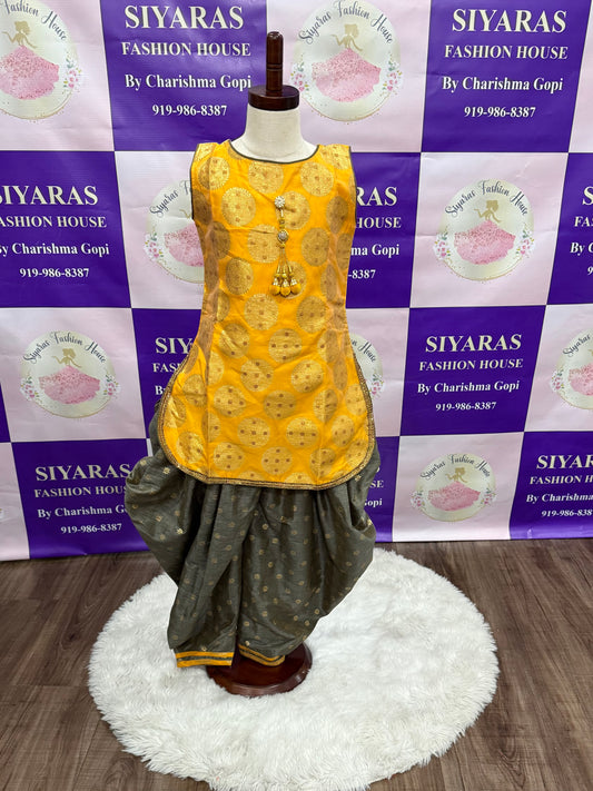 Kids traditional/ party wear beautiful Patiala set. Available in size 28 for age 5 to 6