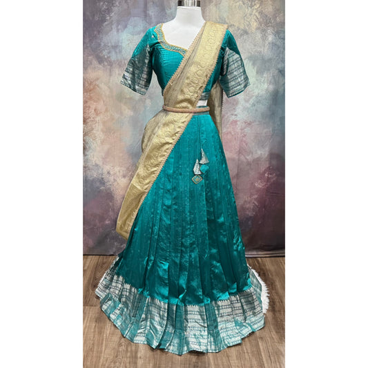 Beautiful Green Customized Mangalagiri half sarees with intricate Maggam work blouses and dreamy tissue or Kalamkari Dupatta
Available size is 38,40,42,44
skirt waist - 34
