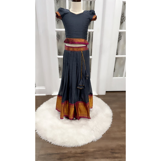 Girls 3-6 yrs Naranyanpet pure cotton Lehanga /Half saree with self color duppatta in charcoal color with purple border Langa voni