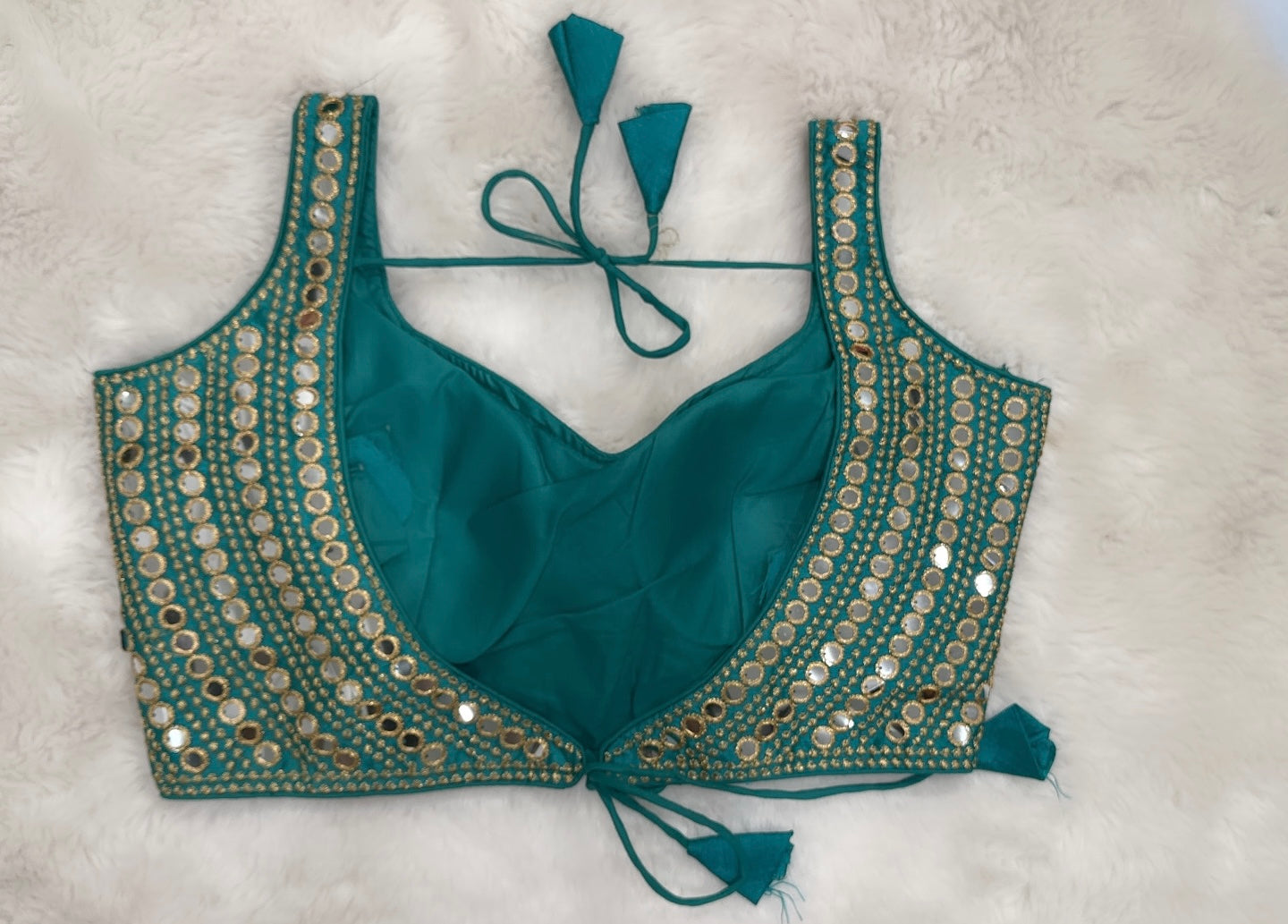 Lovely Gotta foil mirror work croptop /blouse. Hands can be attached. Size 36 and 38 is available