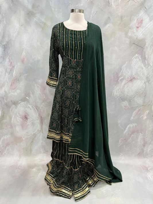 Beautiful sharara suit set. Perfect for all occasions. Mehendi, festival party wear. Available in size 44.