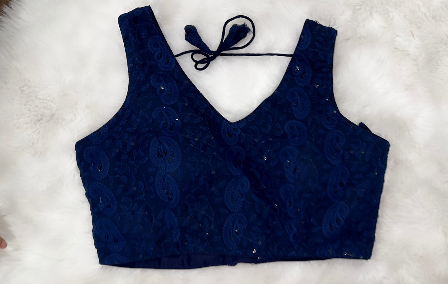 Lovely Chikankari sequin party wear blouse / CropTop. Available in size 36 / 38. Hands can be attached.