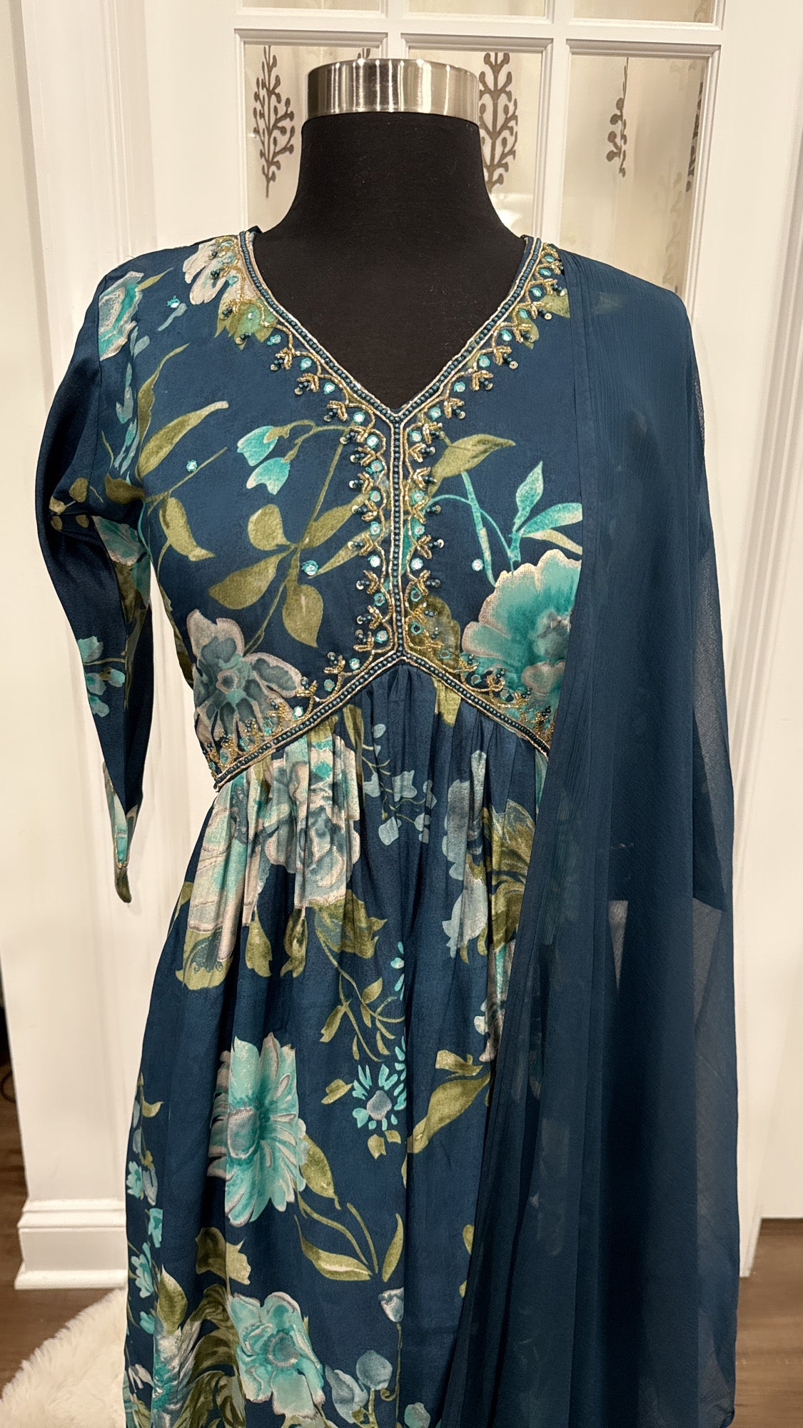 Trendy Alia cut 3 pc suit set in floral prints pure muslin Fabric