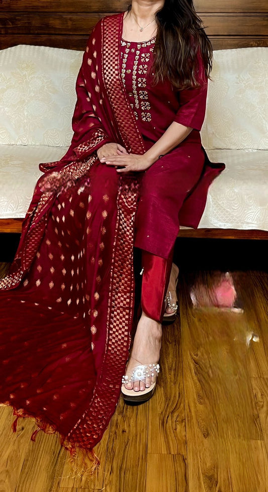 Heavy Embroidery Handwork Kurta along with Beautiful Banarasi weaved Dupatta