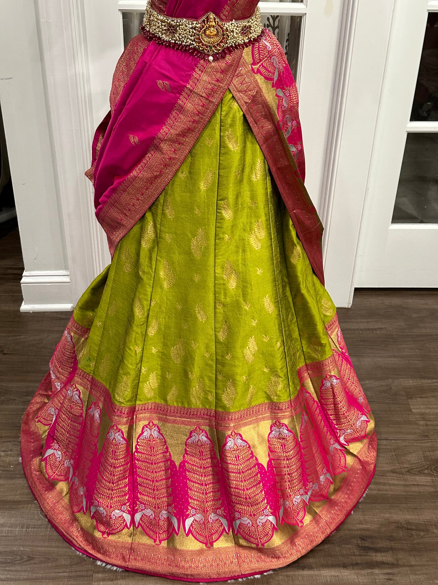 Gorgeous pure Banarasi lehanga/ Half saree with self weaving design Dupatta Wedding | teen lehanga| Size 36 + 4 | Bollywood Lehanga