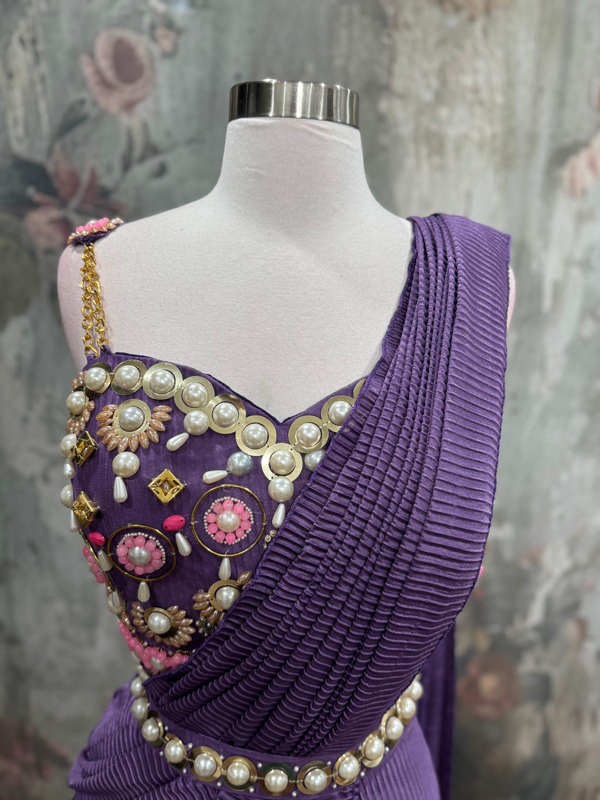 Beautiful Pdp inspired saree perfect partywear. Available in size 36/38

fabric is imported. Size alterations can be done