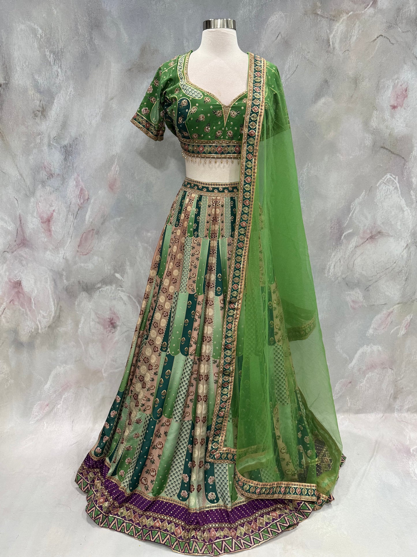 Gorgeous Silk Lehenga Choli Set in kali pattern – Mehendi & Wedding Partywear |  work  Blouse | Size 38 | Indian Ethnic Outfit