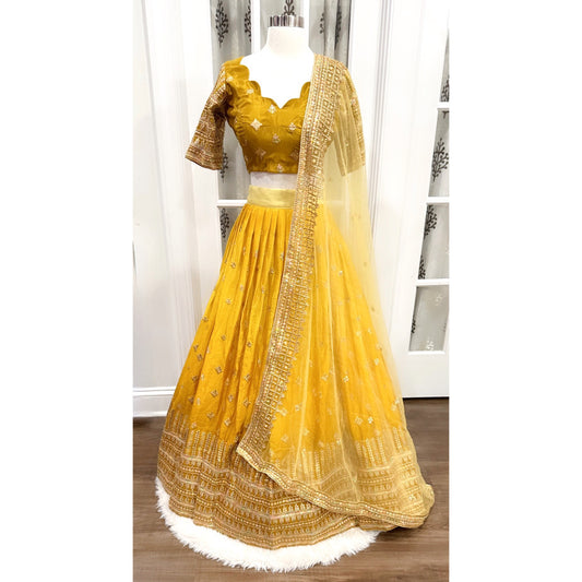 Elegant  shimmery Sequence  Lehanga choli size 42 heavy Partywear Dress for Haldi with scallop design blouse stitched