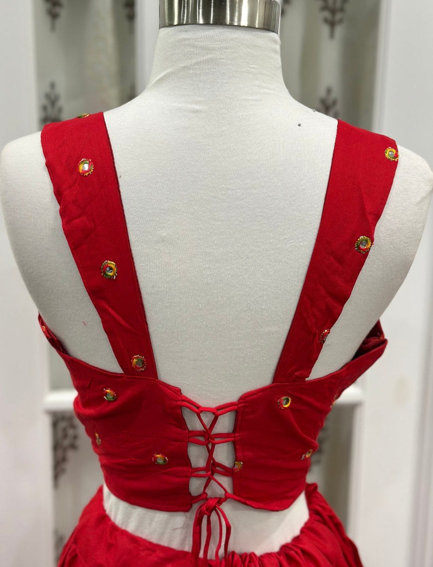 Get ready for Navratri with this beautiful and budget-friendly Chaniya Choli!
Size Medium (38)
length:41 in
Design: Elegant Red Chaniya Choli with a big gher (flare) for a graceful twirl.
Material: High-quality fabric that is comfortable.