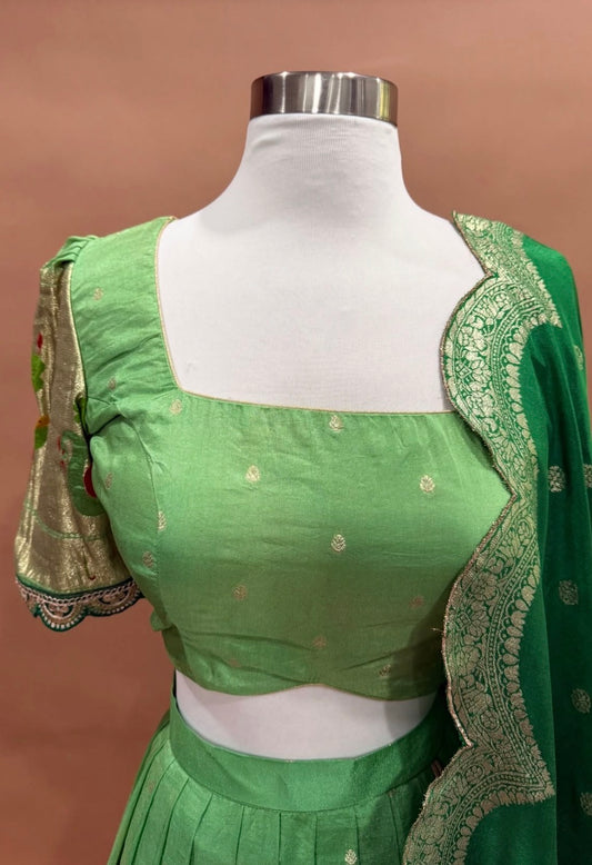 🌸 Celebrate Diwali in Elegance! 
Introducing our gorgeous Crepe Silk Lehanga Collection ❤️💚💛
👑 Beautiful traditional designs 💖 Premium crepe silk elegance ✨ Stunning embroidery & rich festive colors 📏 Sizes Available: 40–44 📐 Lehanga Length: 44