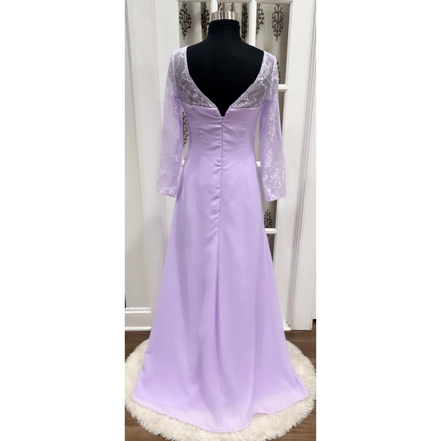 Beautiful Bridesmaid dress/ evening party wear long gown.
Size available is 32 inch.