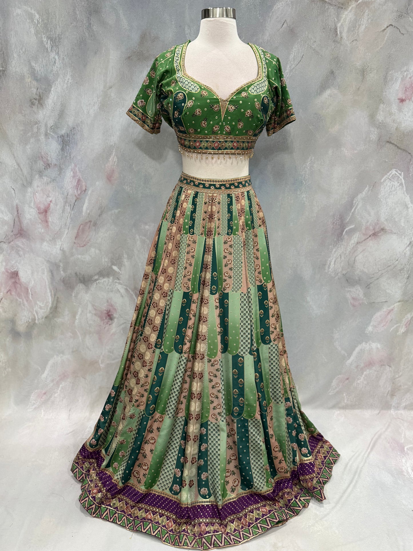 Gorgeous Silk Lehenga Choli Set in kali pattern – Mehendi & Wedding Partywear |  work  Blouse | Size 38 | Indian Ethnic Outfit