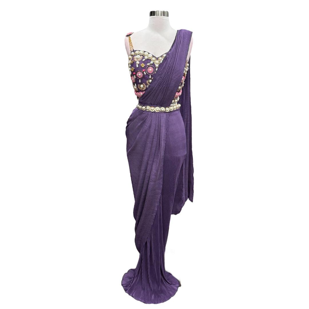 Beautiful Pdp inspired saree perfect partywear. Available in size 36/38

fabric is imported. Size alterations can be done