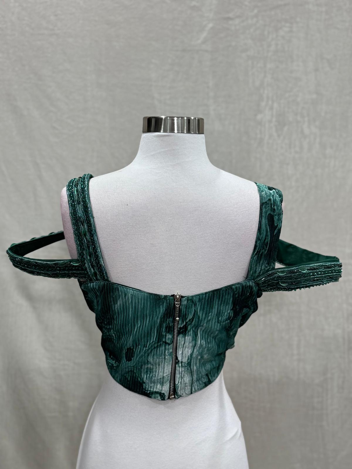 Lovely partywear drape saree/ ready to wear saree. Available in size 36/38.