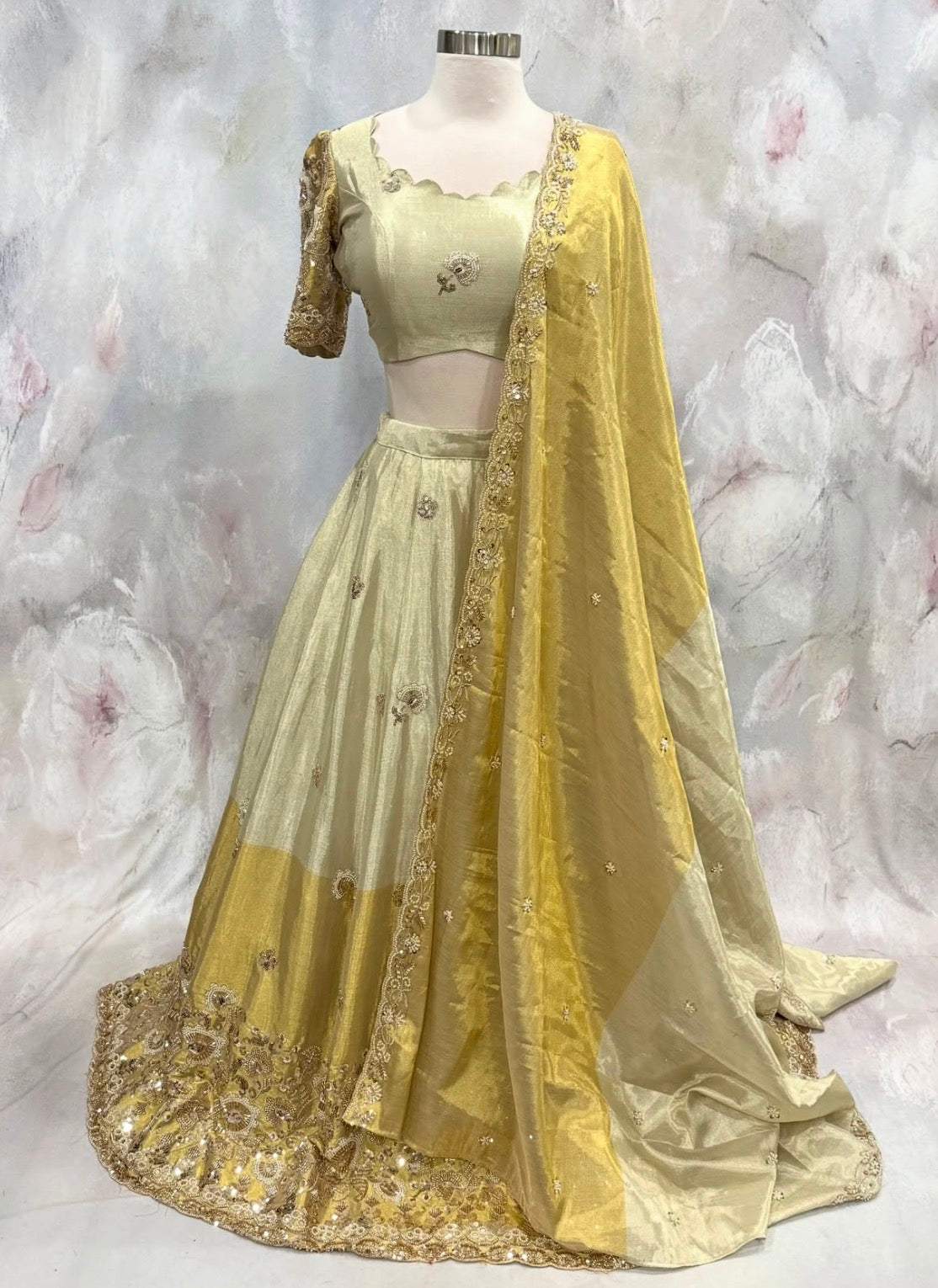 ✨ Latest Drop. Customized Tissue Lehenga ✨
💛 Dual-Shade Gold | Half & Half Pattern 💛
🌟 Luxurious tissue fabric with an elegant two-tone gold look
💎 Heavy Beads & Cutdana Work beautifully embellished on it. Size 38 to 40.