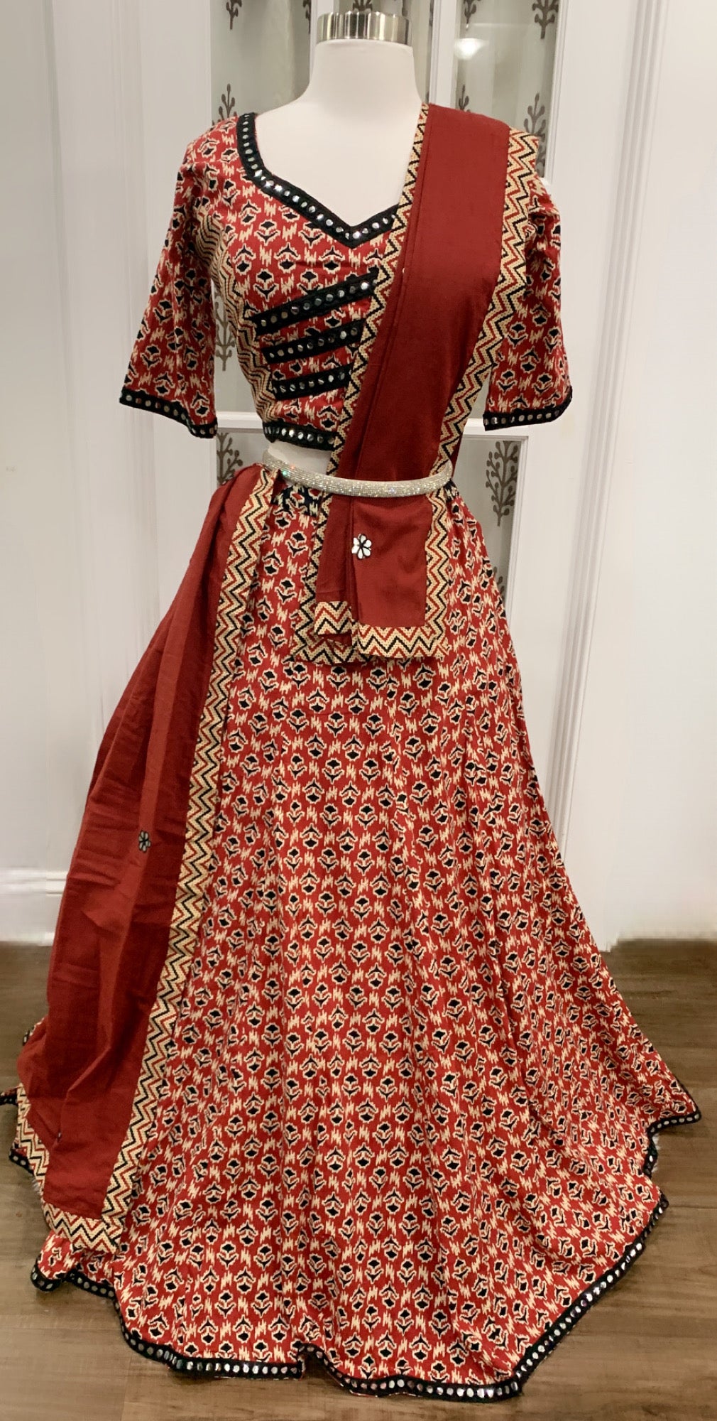 Cotton Chaniya choli mirror workNavratri dandiya dress for women with 8 meter flair. Fits size 40