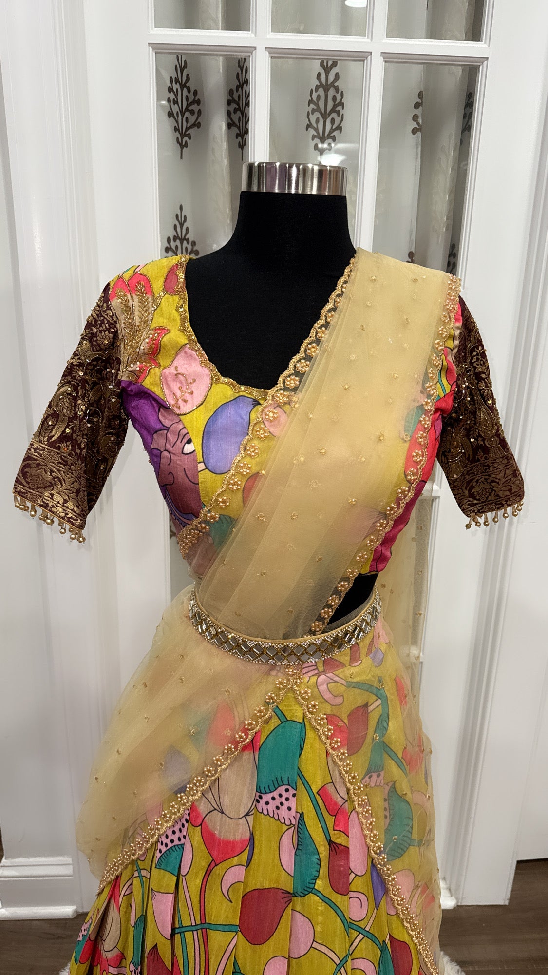 😍Beautiful traditional pen kalamkari half saree with Pattu border. Hand work / Maggam work all over the blouse and hangings on hands. Fits blouse size 36 to 38😍