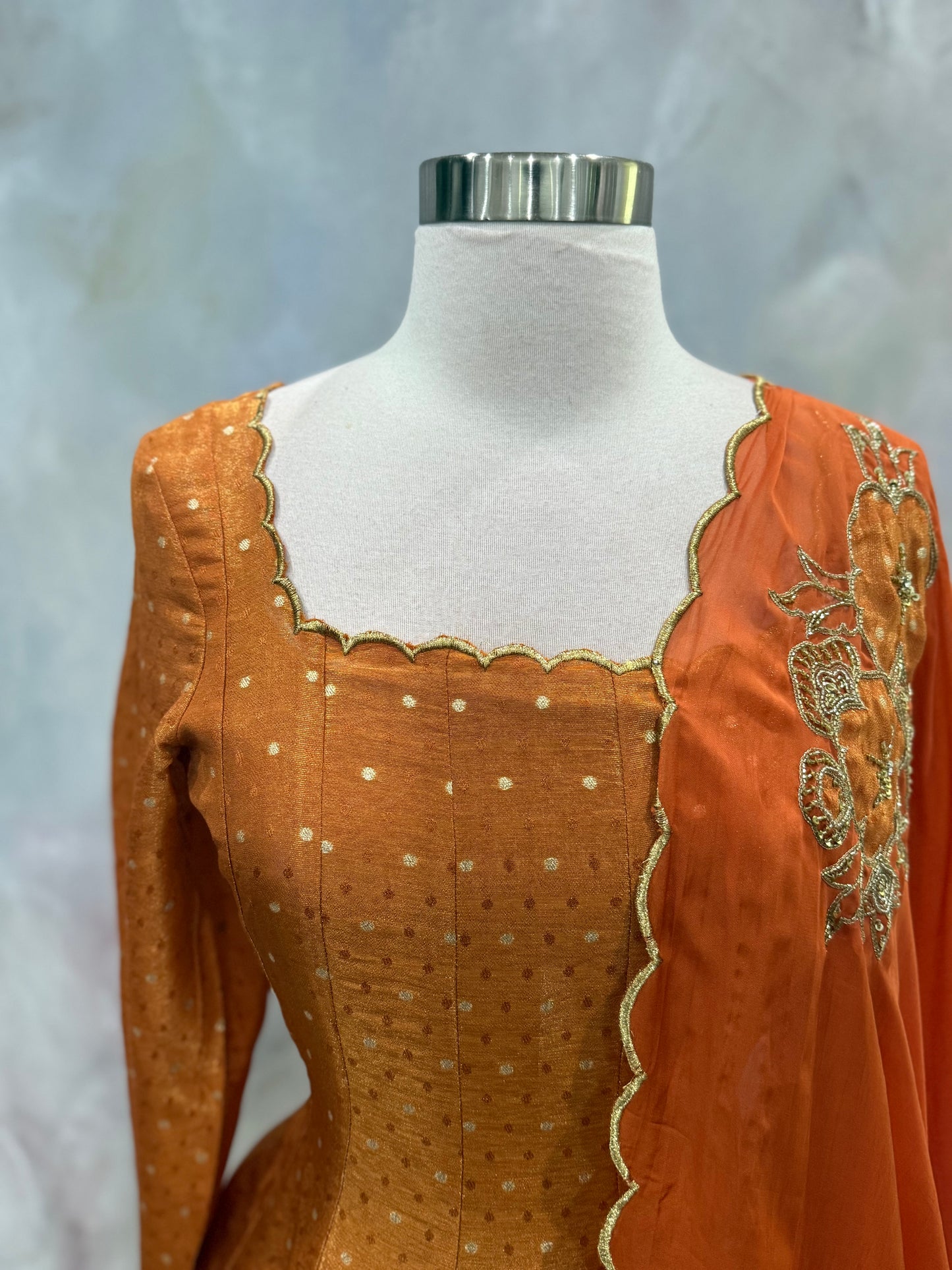 Beautiful Teens party wear Anarkali Tissue long gown available in size 34/36. Perfect for wedding/ sangeeth/ birthday , length 50 in