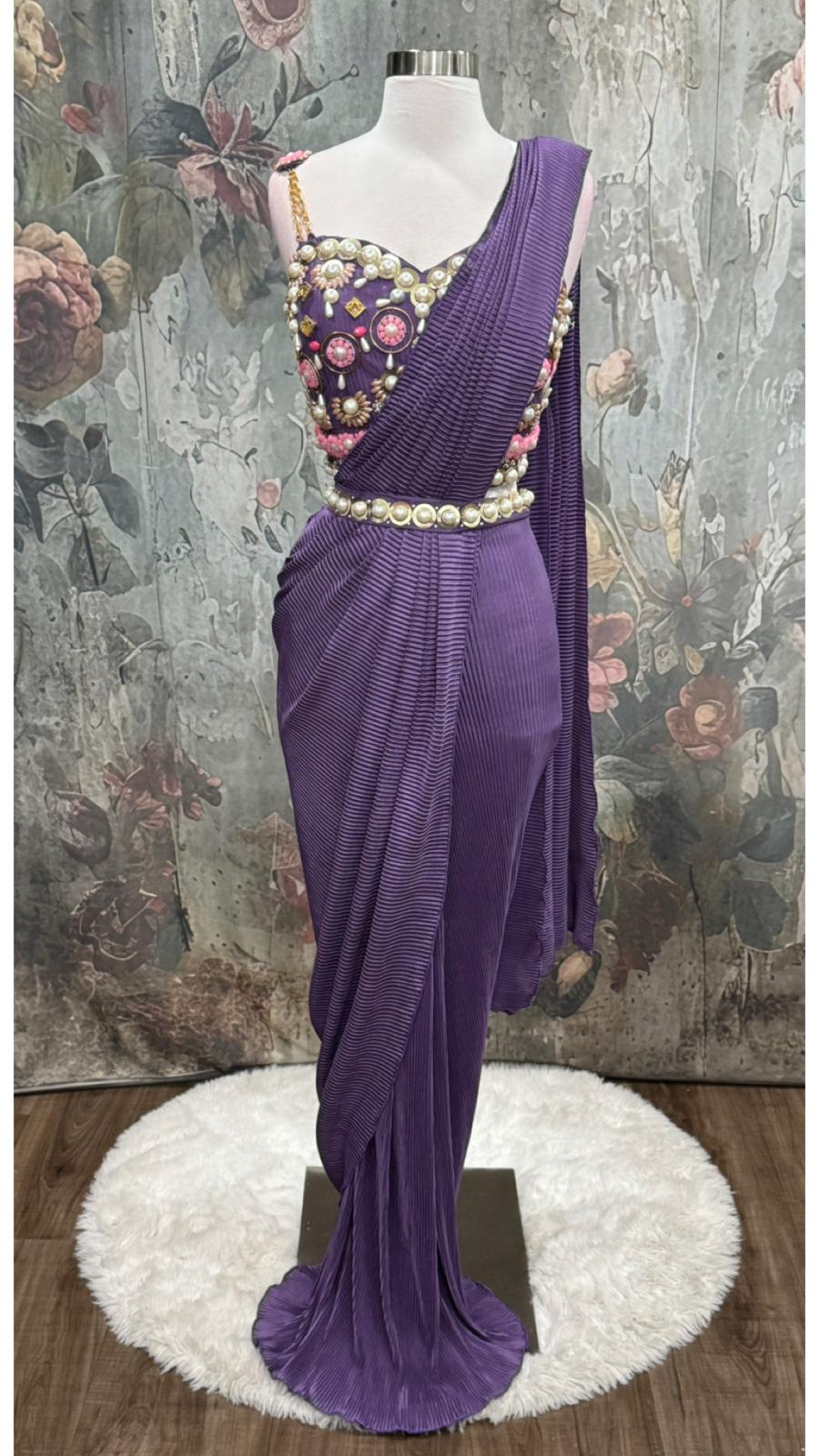 Beautiful Pdp inspired saree perfect partywear. Available in size 36/38

fabric is imported. Size alterations can be done