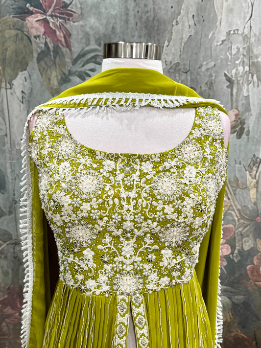 Beautiful party wear Georgette Anarkali 3 piece set with front slit. Available in size XL