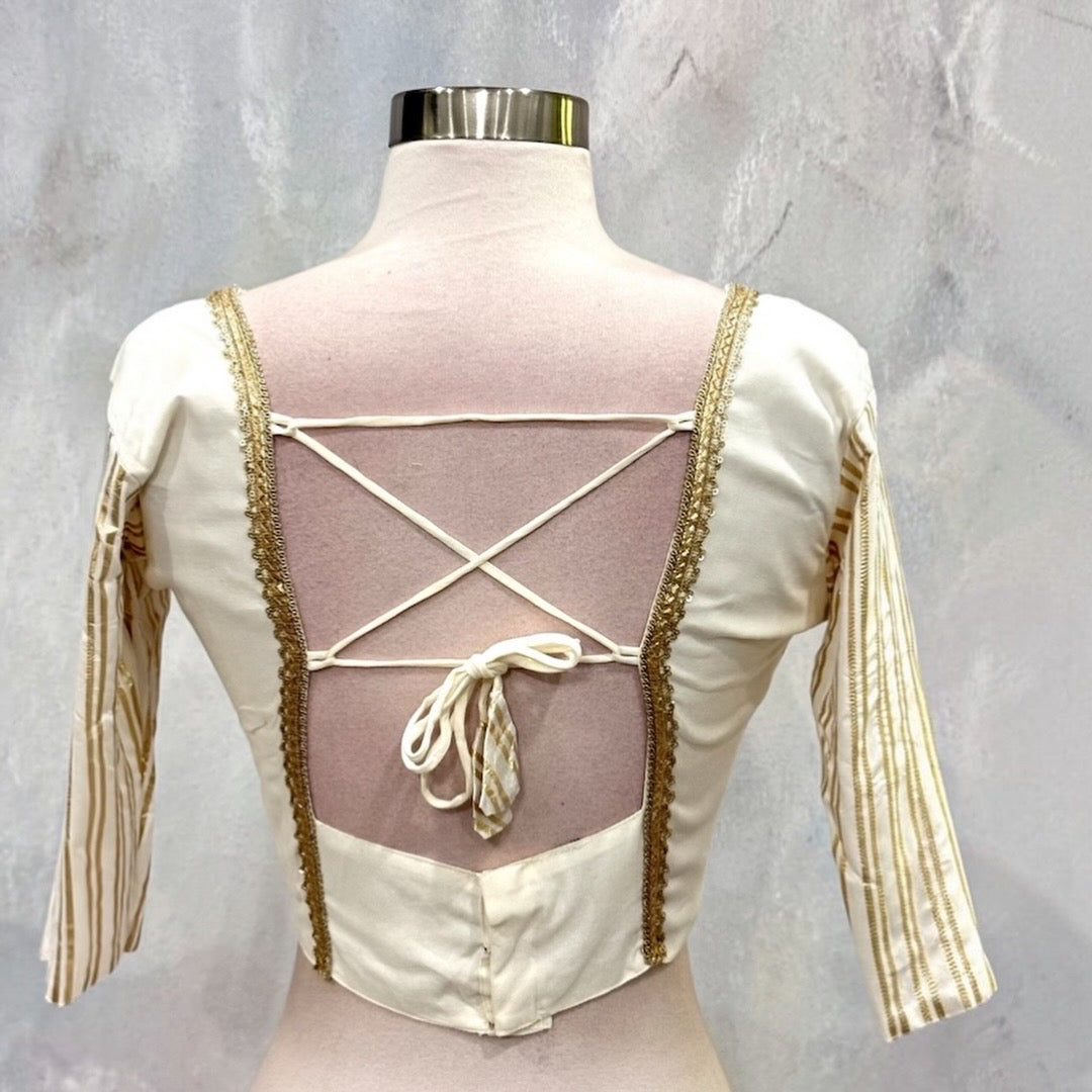 Beautiful Chaniya Choli – New Arrival! ✨
🤍 Gorgeous white ensemble with stunning border details 💎 Gorgeous embellished dupatta with the blouse. Available in size 38.
