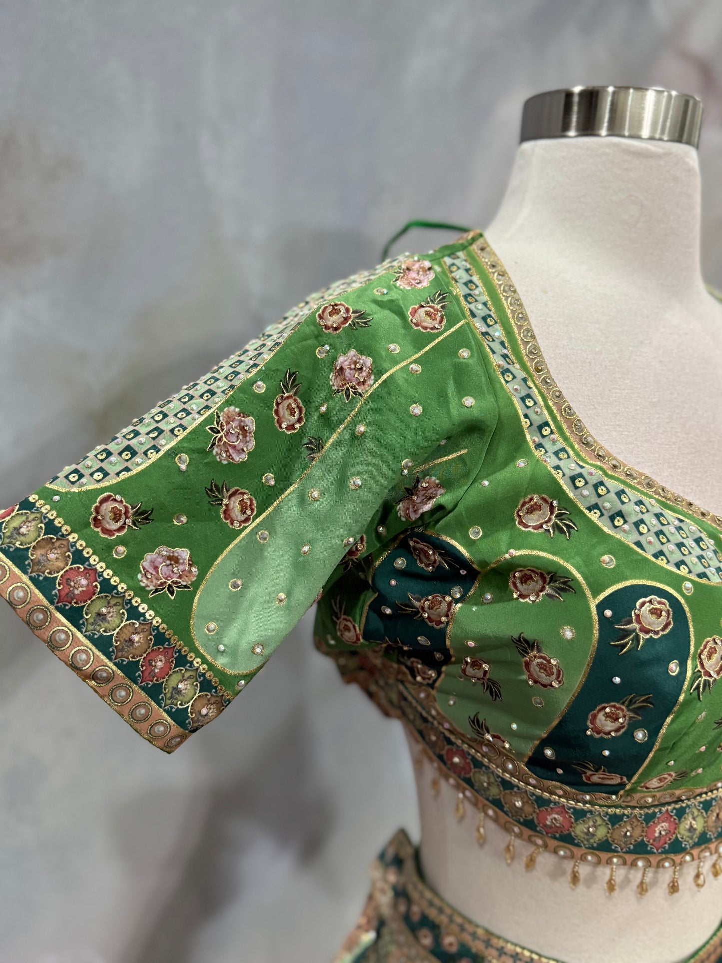 Gorgeous Silk Lehenga Choli Set in kali pattern – Mehendi & Wedding Partywear |  work  Blouse | Size 38 | Indian Ethnic Outfit