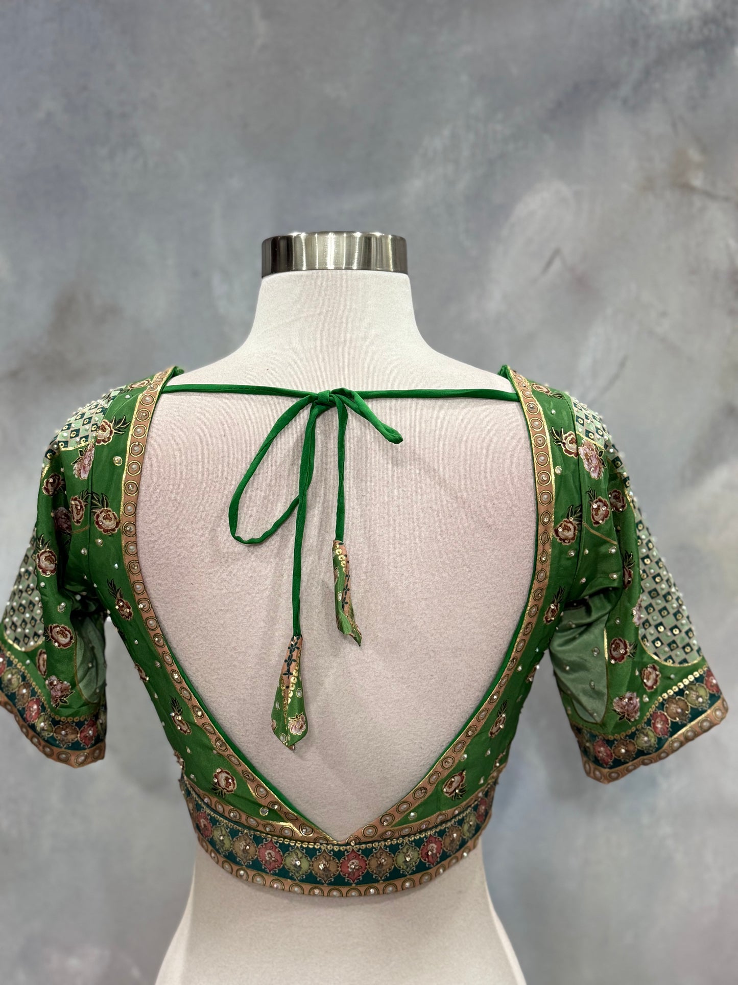 Gorgeous Silk Lehenga Choli Set in kali pattern – Mehendi & Wedding Partywear |  work  Blouse | Size 38 | Indian Ethnic Outfit
