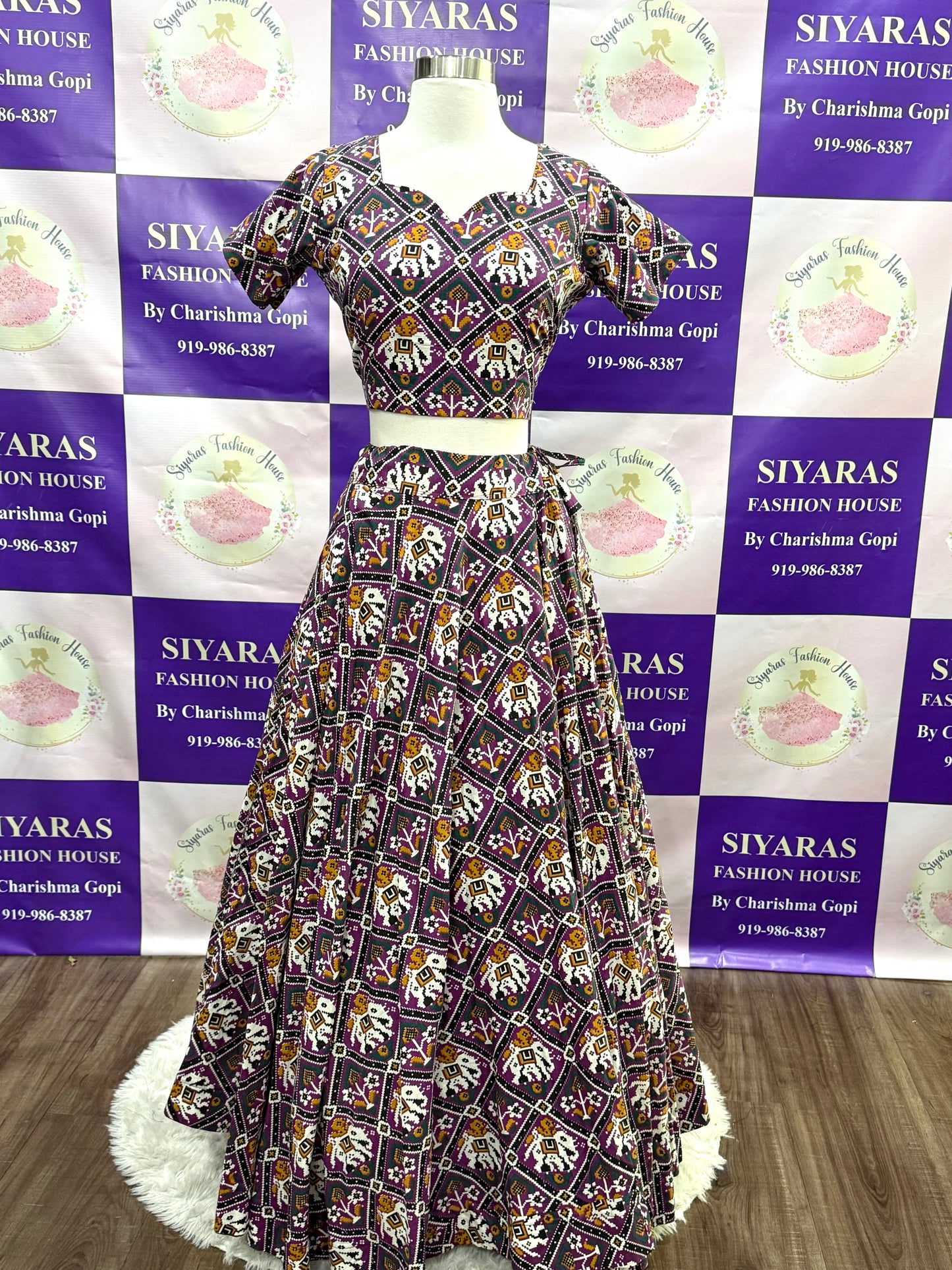 Soft Cotton Chaniya Choli perfect for Garba. Available in size 38 to 41. Skirt length 39. Skirt flair is 8 meters