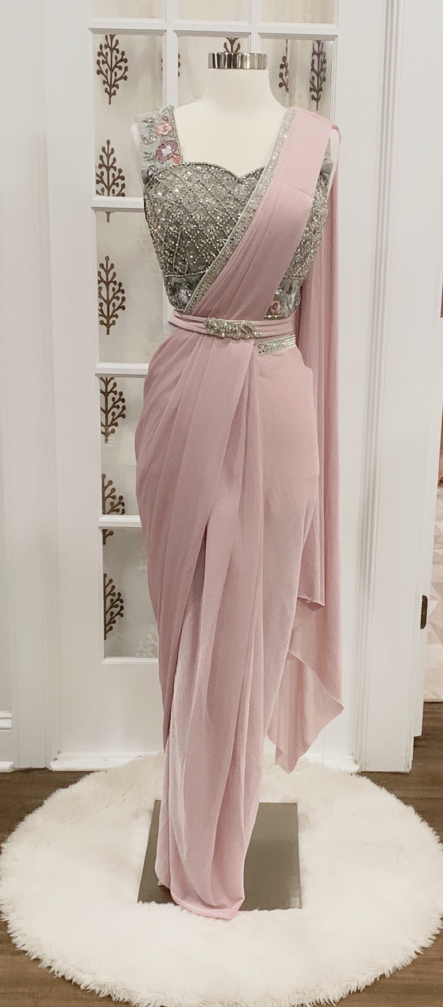 Beautiful One min saree in pink and gray hues sleek waist belt for that smart look size 34-36