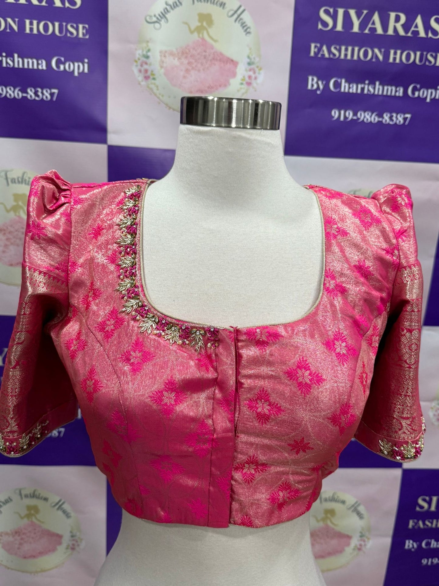 Traditional yet chic style in this kanchi tissue Saree with kanchi border and a stitched Maggam work blouse.
Size 38/40.

Pico and fall done with tassels.
Ready to ship quickly from Nc. 
Buy soon and price changes coming soon.